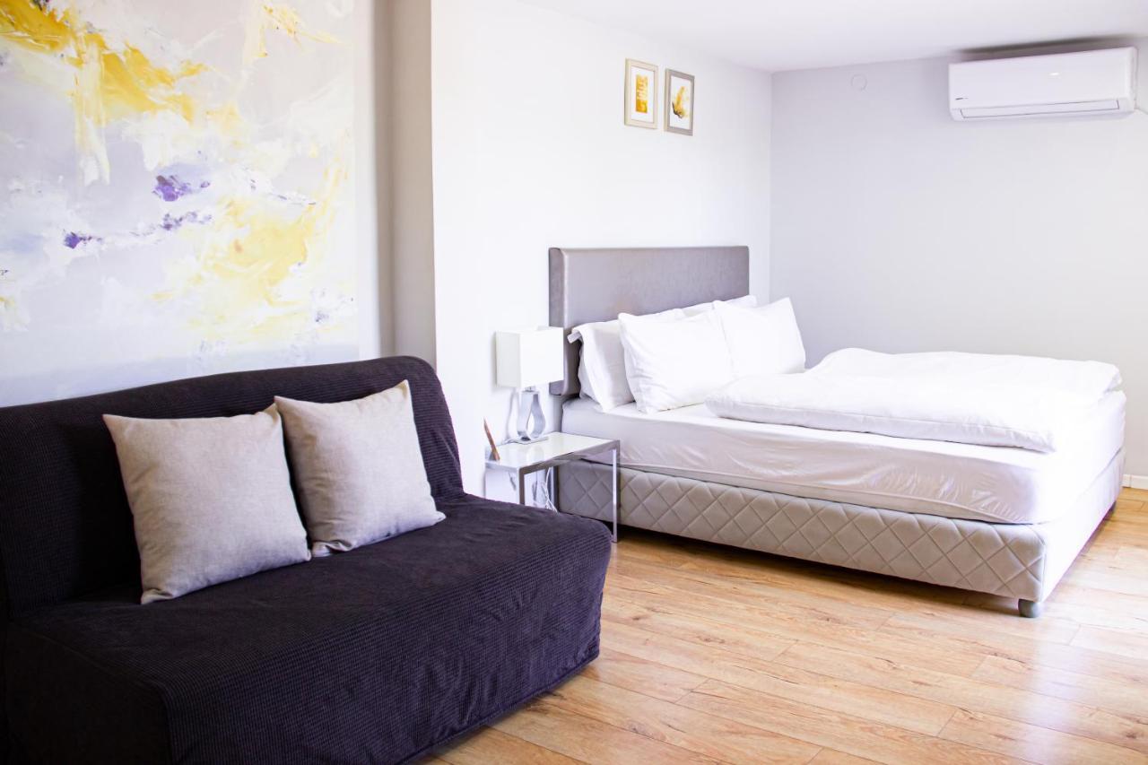 Stacey's Stylish Apartment *